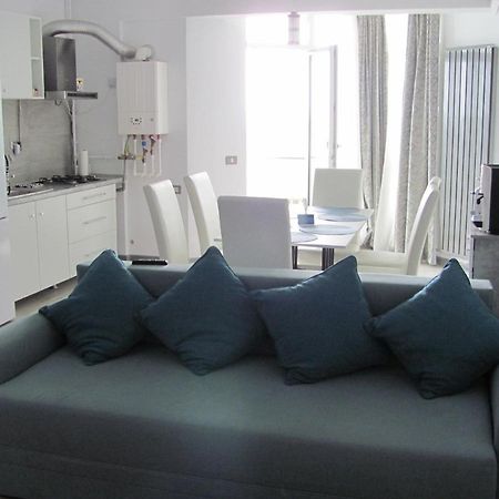 Năvodari Apartamente Azzurro On The Beach מראה חיצוני תמונה
