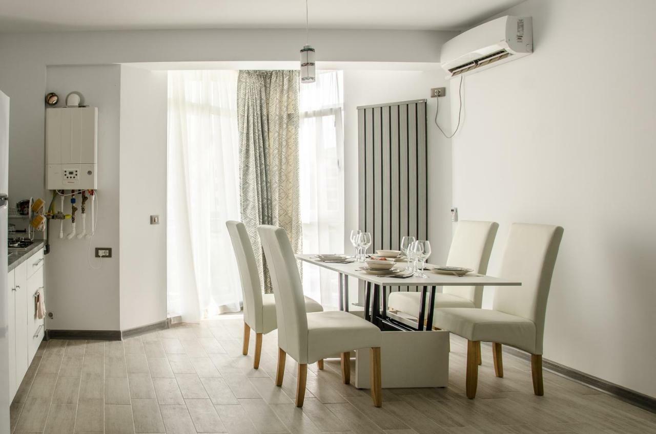 Năvodari Apartamente Azzurro On The Beach מראה חיצוני תמונה